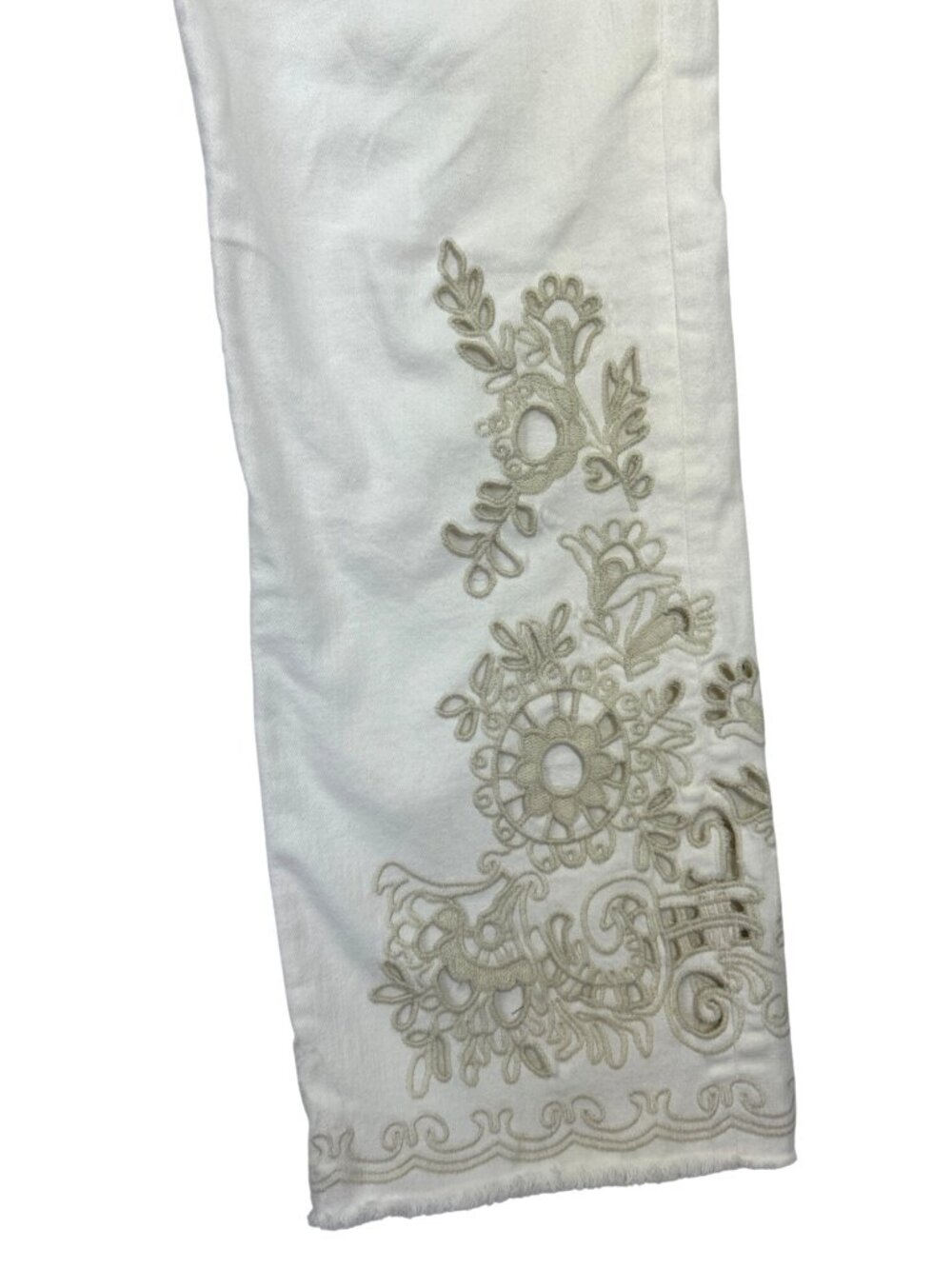 SALE!We The Free White Embroidered Jeans Size 31 Floral Cutout Frayed Hem - Picture 2 of 12